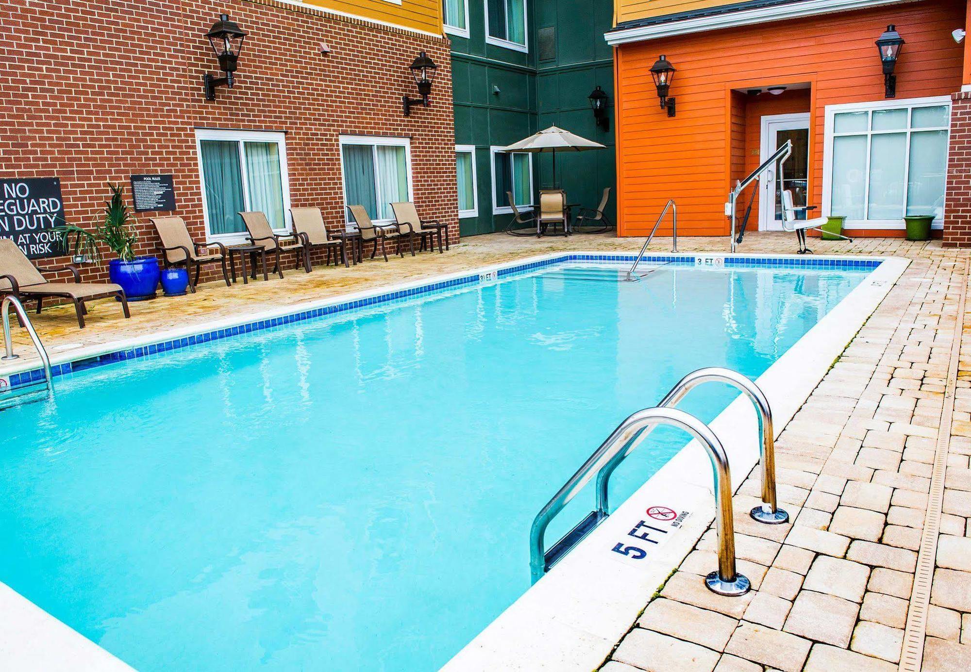 By Marriott Northwest/harbison 3*